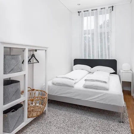 Large Flat With Balcony In Prime Location. Eg1 شقة برغن