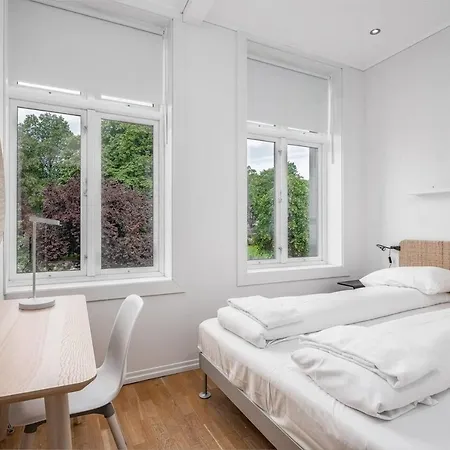 Apartmán Large Flat With Balcony In Prime Location. Eg1